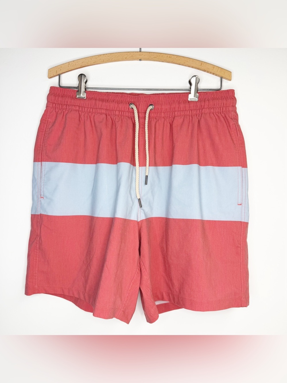 Fair Harbor Men’s Swim Trunks Coral Blue Retro Stripe Size XL